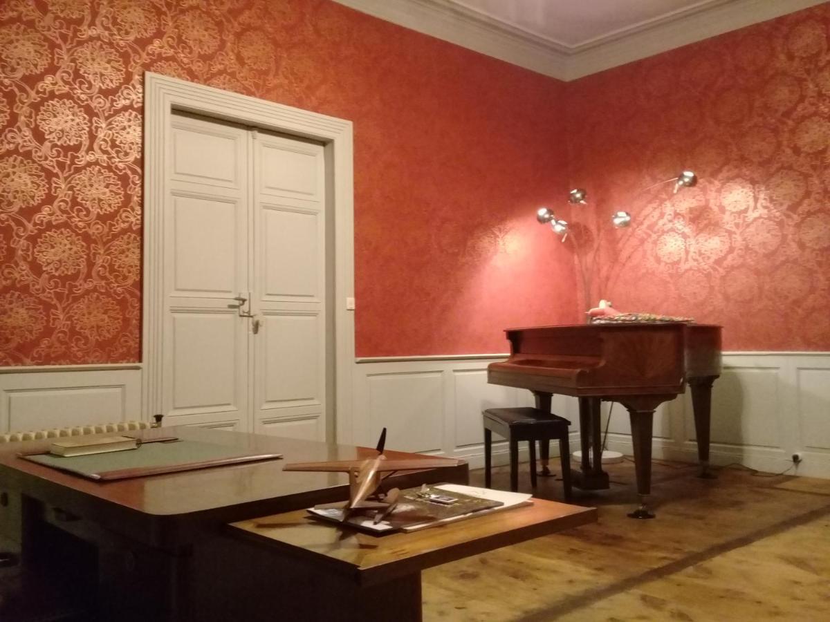 Bazar Du Nouveau Siecle Montrejeau Luaran gambar
